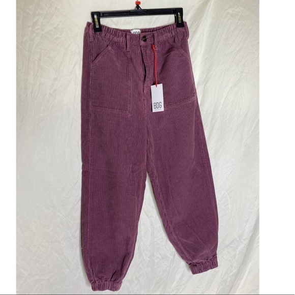 BDG Pants - NWT Wine BDG urban outfitters corduroy joggers. 💜